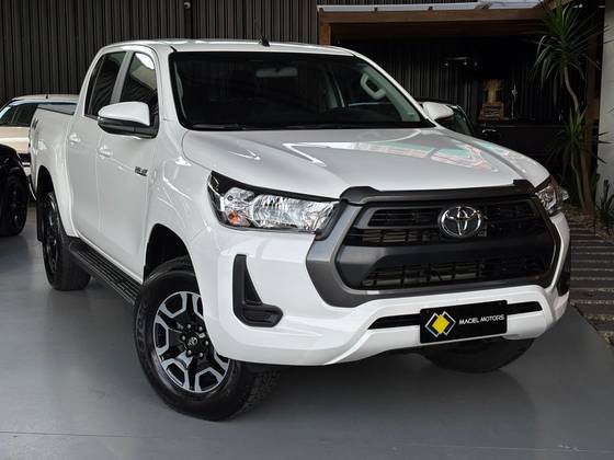 TOYOTA HILUX 2.8 D-4D TURBO DIESEL CD POWER PACK 4X4 AUTOMÁTICO